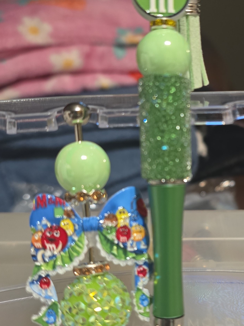 M & M Green Glitter Pen and Charm Accessory Set
